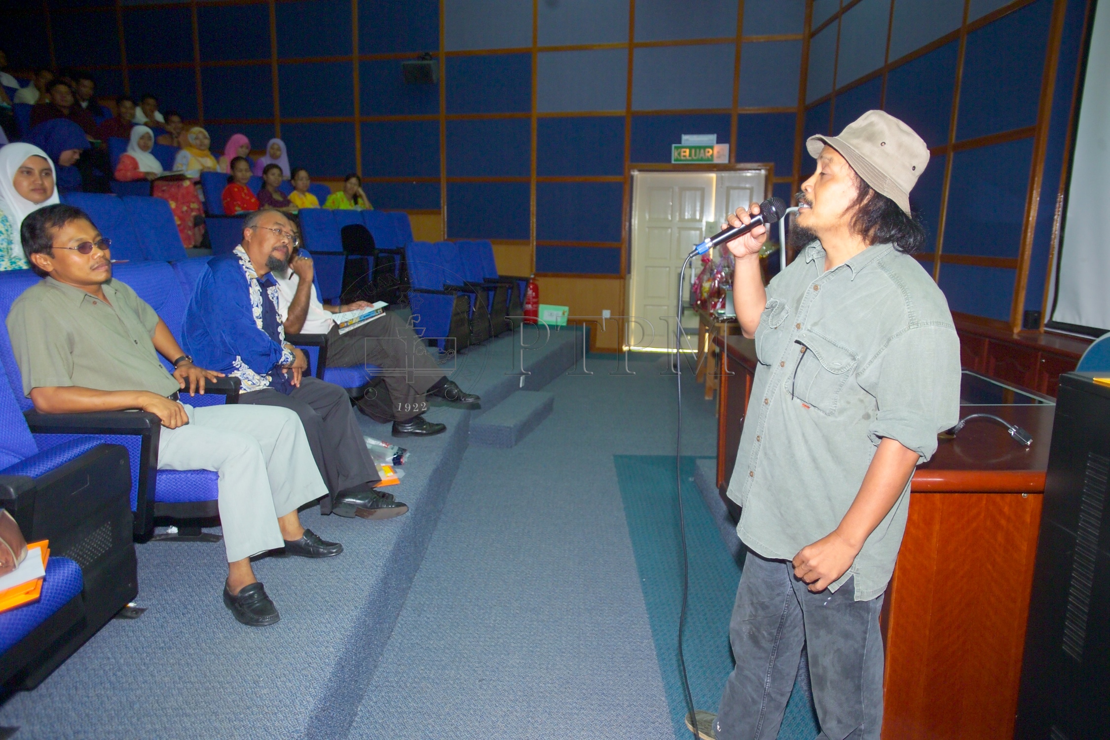 PTPM 05 20 puisi D9X30163